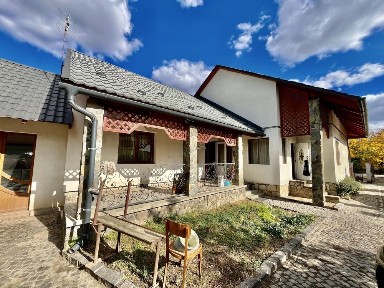 Продам будинок 100 м2 ділянка 20 сот Берегово село Яноші