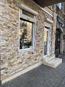 Фасадное помещение в центре.