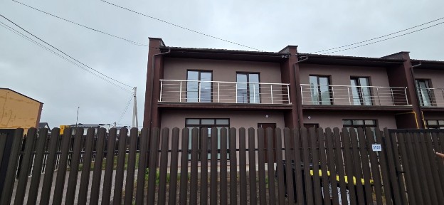 Продаж котеджу з ремонтом в с. Запитів