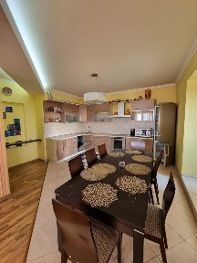 3 комн квартира, Ахматовой 13, видовая, с мебелью