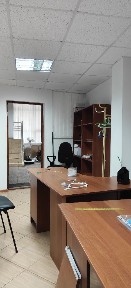 Офіс з меблями, закрита територія, парковка.