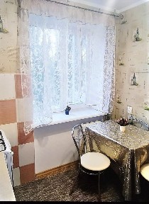 Продажа 2х комн кв- ры с евроремонтом, мебелью и техникой.