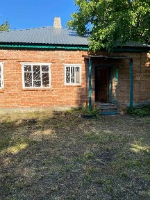 Продам затишний цегляний будинок з великою ділянкою біля Харкова 11000 $