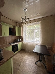 Под бизнес ! Красная линия! Продам 2х ком. «Сталинка» 57 кв. м, В. Великого!