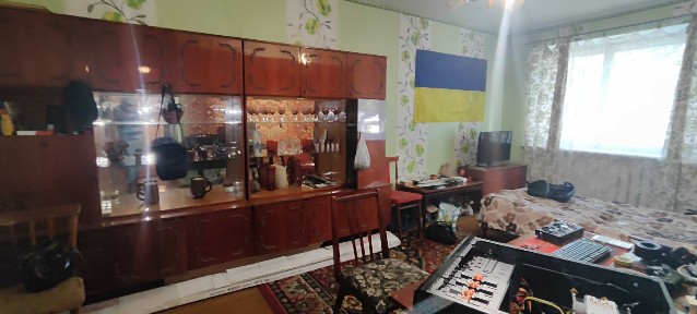 Продається трикімнатна квартира у цегляному будинку