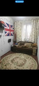 Продається трикімнатна квартира з автономним опаленням. Другий поверх. З меблями та побутовою технікою