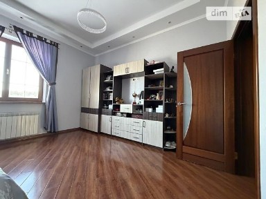 Продаж 2 поверхового будинку з ділянкою на 12 соток, 200 кв. м, 5 кімнат, на вул. Соборна • ID 35032217