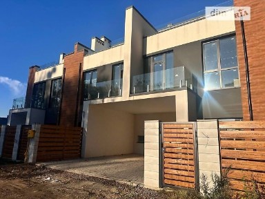 Продаж 3 поверхового таунхауса з ділянкою на 1.3 сотки, 160 кв. м, 4 кімнати, на пров. Матросова • ID 35036714