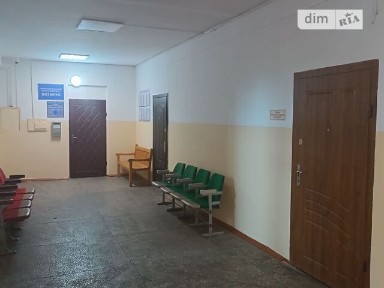 Продаж офісного приміщення 114 кв. м. на 2 поверсі на вул. Центральна 20, чотириповерхова будівля • ID 35036218