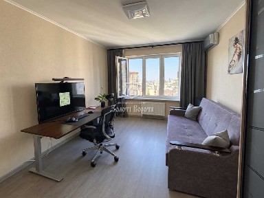 Продаж 1-кімнатної квартири 46.7 м², Ревуцького вул., 54б