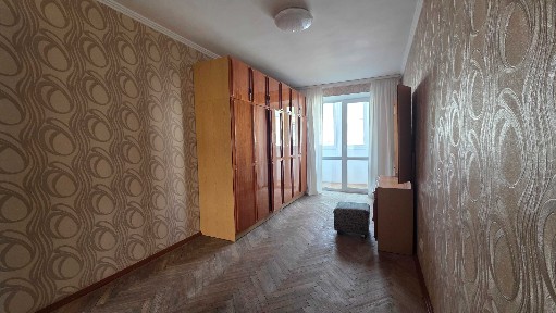 Здається 2-х кімнатна на пр. Відродження