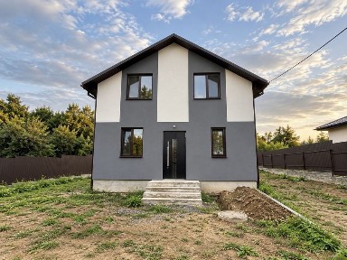 під ПРОГРАМИ, з ВЕЛИЧЕЗНОЮ ділянкою та частковим РЕМОНТОМ