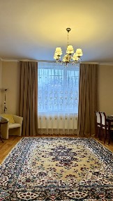 Продається двох поверхова квартира