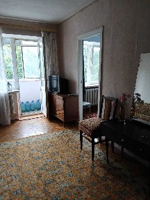 м. Звіренецька - 5хв. Маккейна 30. «СВІЖИЙ» косметичний ремонт. Заставну суму поділимо на 2 міс. ГАЗ, газколонка - завжди буде їжа, гаряча вода, ТЕПЛО