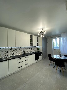 ЦЕНТР! 57кв. м Продам 1 кімн. кв по вул. Жабінського