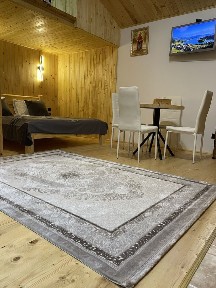 Відпочинок в Карпатах з басейном та джип тури