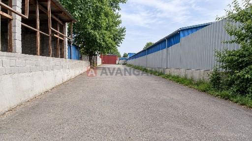Продаж приміщення 224кв зі своєю великою ділянкою