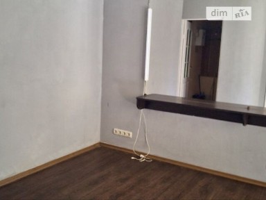 Продаж 2к квартири 24 кв. м на вул. Захисників України • ID 35038737