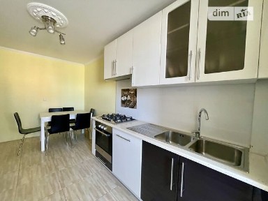 Продаж 3к квартири 86 кв. м на вул. Володимира Лучаковського • ID 35015754