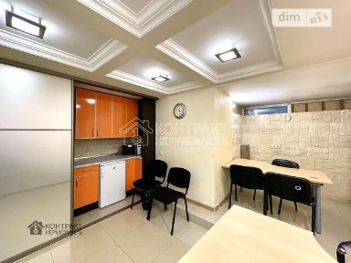 Продаж офісного приміщення 70 кв. м. на 1 поверсі на вул. Бориса Чичибабіна, п'ятиповерхова будівля • ID 35043196