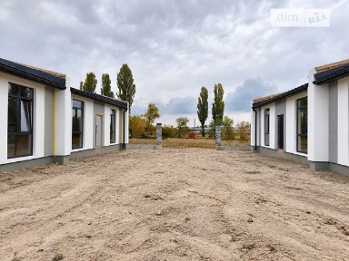 Продаж 1 поверхового дуплекса з ділянкою на 2.2 сотки, 67 кв. м, 2 кімнати, на вул. Весняна • ID 35041906