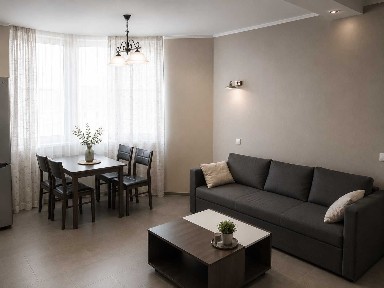 Продається укомплектована 2-кімнатна квартира (82м²) в м. Київ, вул. Анни Ахматової, 30
