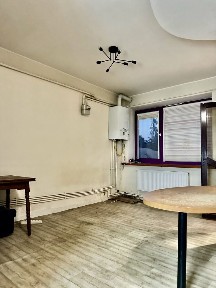 Квартира з власним двориком та гаражем біля парку Шевченка (під ремонт)