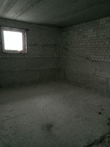 Сдам 1к квартиру больше подойдёт под склад вещи. Власнык!