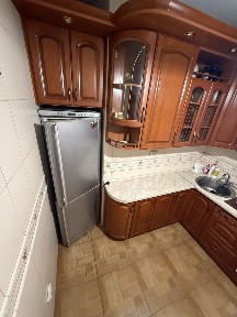 Вільна 2 кім центр міста закритий двір