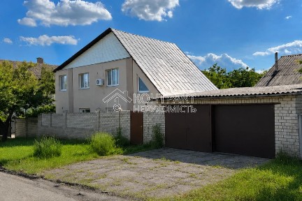 Продаж будинку 165м2 на Олексіївці - простір для родини та можливість для власної справи!