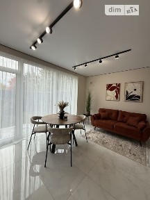Продаж 2 поверхового таунхауса з ділянкою на 2 сотки, 90 кв. м, 3 кімнати, на вул. Зоряна • ID 35043473