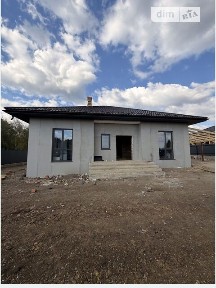 Продаж 1 поверхового будинку з верандою і ділянкою на 6 соток, 150 кв. м, 4 кімнати, на вул. Аксенина Василя 42 • ID 35043464