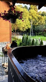 Котедж з чаном Лісова Лілея у Ворохті, проживання у Ворохті, котедж у Ворохті, чан у Ворохті