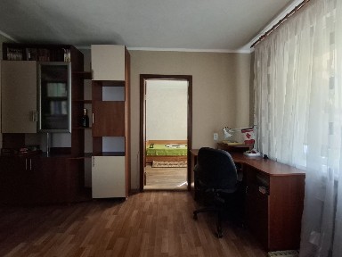 ПРОДАЮ 3 к. кв. площа Перемоги, вул. Космонавтів
