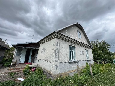 Продається просторий будинок с. Комарівка (Дубенський р-н. ) - 50 соток приватизованої землі!