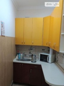 Продаж офісного приміщення 45 кв. м. на 1 поверсі на вул. Черемшини 1, чотириповерхова будівля • ID 35044312