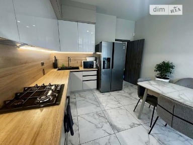 Продаж 2к квартири 71 кв. м на вул. Богатирська 32 • ID 35046341