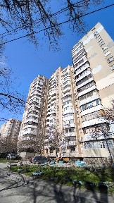 Высотка в начале Таирова, 39 метров, дворовая