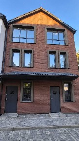 Без комісії! Таунхаус 96,2 м² із газом, власним двориком і паркуванням