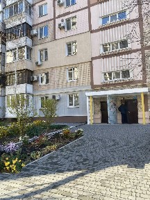 Продам трехкомнатную квартиру на Бородинском возле Сельпо, владелец