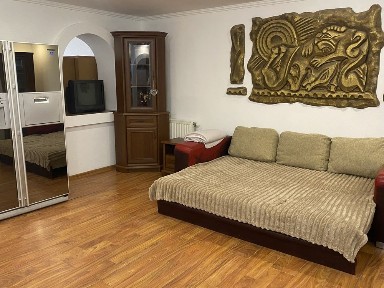 3 кімнатна квартира в центрі, Швабська