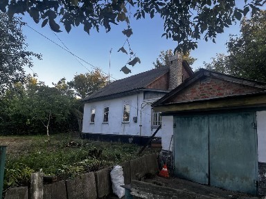 Продам будинок гарне місце розташування