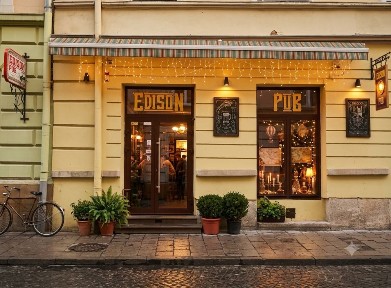 Оренда фасадного приміщення в центрі Львова 52 м2 вул. Архівна.