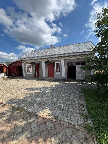 Продається будинок практично в центрі Глибокої - 85 000 €