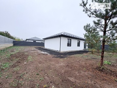 Продаж 1 поверхового будинку з ділянкою на 6 соток, 120 кв. м, 3 кімнати, на вул. Лесі Українки 13 • ID 35049343