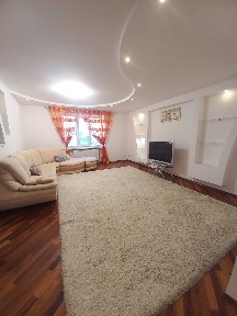 Продаж затишної 2-х кімн., квартири Симона Петлюри 21