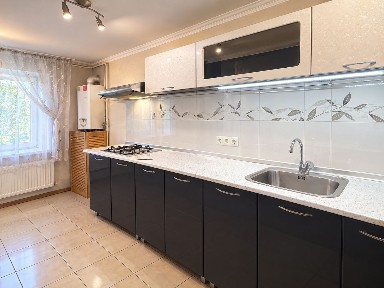 Продаж 1/2 будинку з перспективою викупу іншої частини