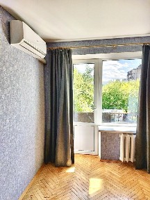 Власник! Світла 2-к квартира біля метро КПІ