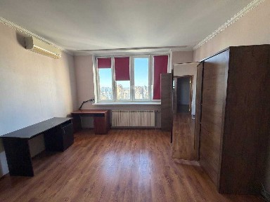 Оренда квартири (без комісії) вул. Срібнокільська 1, ЖК Корона, м Позняки (є генератор на ліфти та опалення)