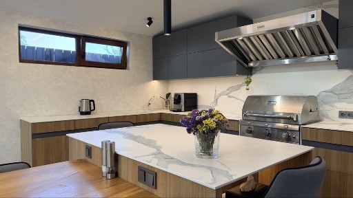 Продаж дворівневої квартири (таунхаус) 155 м² у центрі міста з 2 паркомісцями